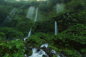 benang-kelambu-waterfall